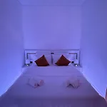 Apartman Studio303 By Allegio: Mamaia's Seaside Luxury Near Finest Clubs & Beaches Mamaia