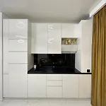 Apartman Studio303 By Allegio: Mamaia's Seaside Luxury Near Finest Clubs & Beaches