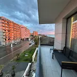 Apartman Studio303 By Allegio: Mamaia's Seaside Luxury Near Finest Clubs & Beaches