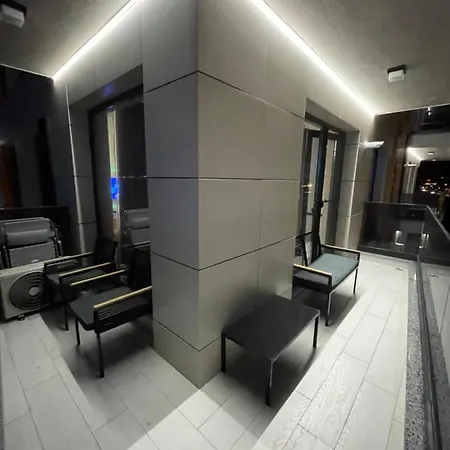 Apartment Studio303 By Allegio: Mamaia's Seaside Luxury Near Finest Clubs & Beaches *