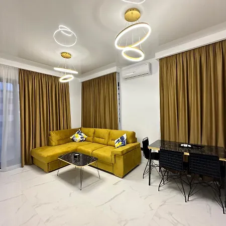 Apartman Studio303 By Allegio: Mamaia's Seaside Luxury Near Finest Clubs & Beaches *