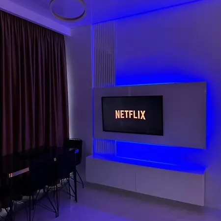 Studio303 By Allegio: Mamaia's Seaside Luxury Near Finest Clubs & Beaches Lägenhet *