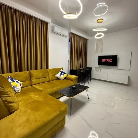 Studio303 By Allegio: Mamaia's Seaside Luxury Near Finest Clubs & Beaches *