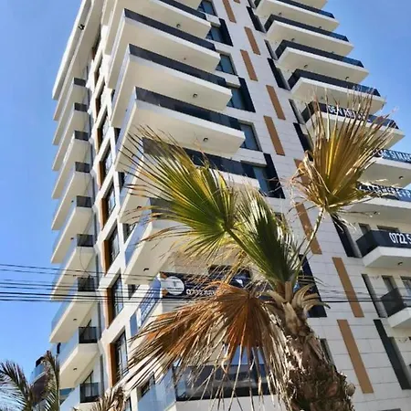 Studio303 By Allegio: Mamaia's Seaside Luxury Near Finest Clubs & Beaches Lägenhet