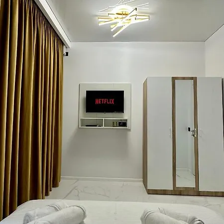 Studio303 By Allegio: Mamaia's Seaside Luxury Near Finest Clubs & Beaches Lägenhet *