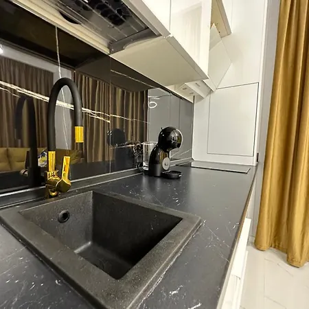 Appartamento Studio303 By Allegio: Mamaia's Seaside Luxury Near Finest Clubs & Beaches Mamaia