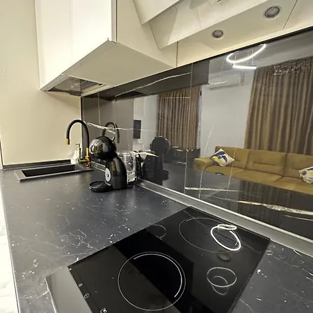 Appartamento Studio303 By Allegio: Mamaia's Seaside Luxury Near Finest Clubs & Beaches