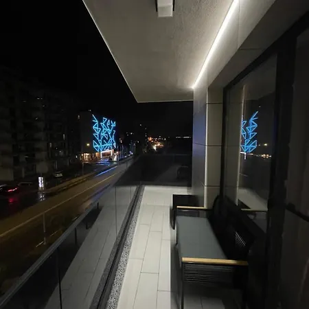 Studio303 By Allegio: Mamaia's Seaside Luxury Near Finest Clubs & Beaches Lägenhet *