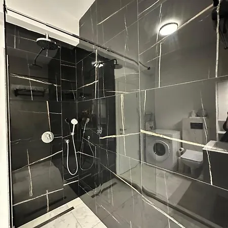 Studio303 By Allegio: Mamaia's Seaside Luxury Near Finest Clubs & Beaches * Mamaia