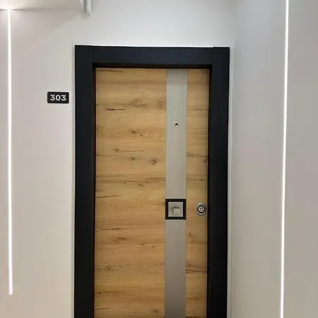 Studio303 By Allegio: Mamaia's Seaside Luxury Near Finest Clubs & Beaches Appartamento *