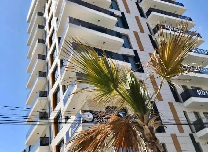 Studio303 By Allegio: Mamaia's Seaside Luxury Near Finest Clubs & Beaches Lägenhet