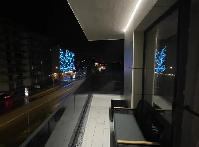 Studio303 By Allegio: Mamaia's Seaside Luxury Near Finest Clubs & Beaches Lägenhet *