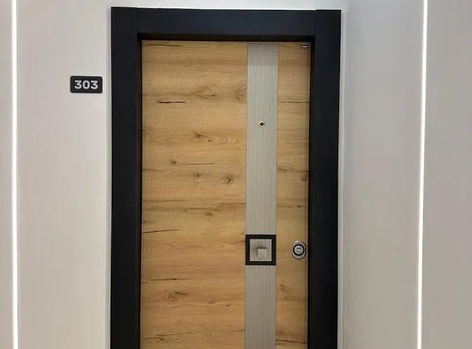 Studio303 By Allegio: Mamaia's Seaside Luxury Near Finest Clubs & Beaches Lägenhet *